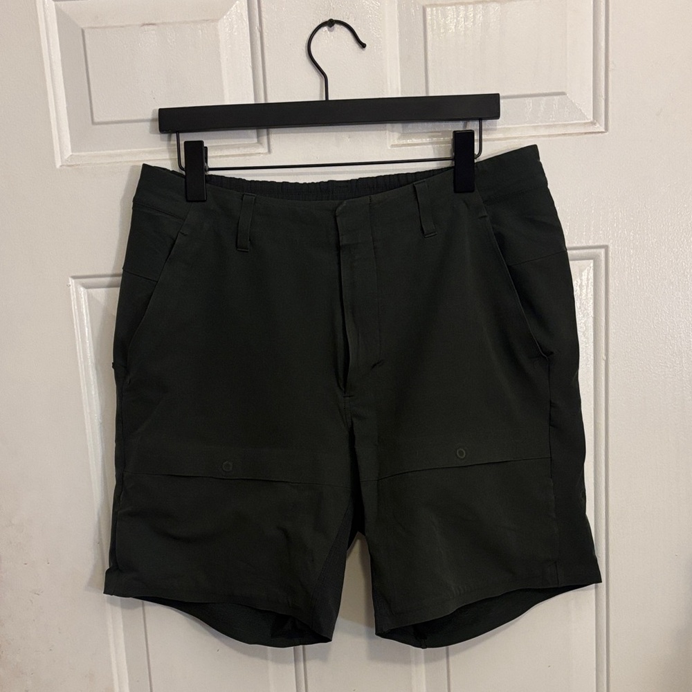 Lululemon Men Shorts 8”, Green, Size 34